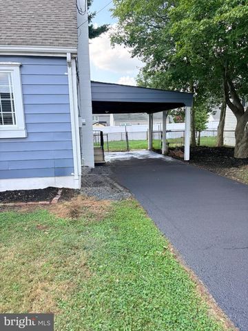 24 FORMAN DR, Hamilton, NJ 08690