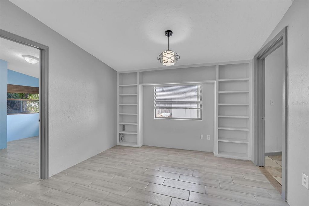 Image 12 of property listing at 3303 FLORIDA BOULEVARD, Bradenton, FL 34207