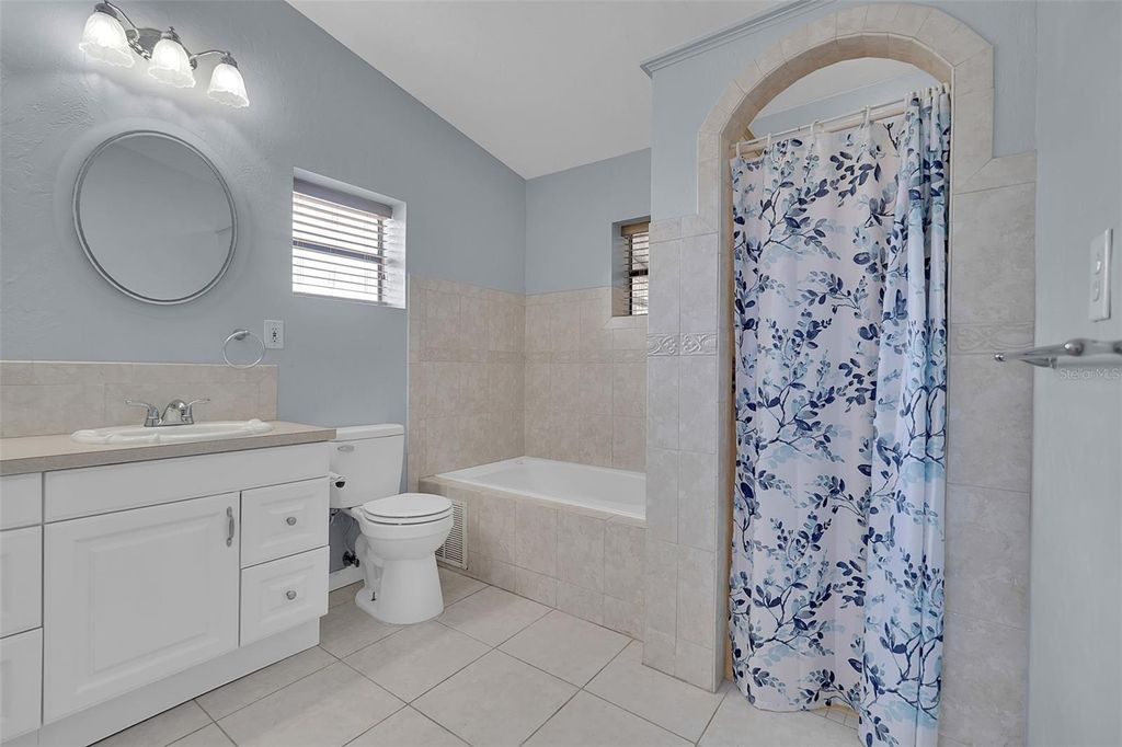 Image 17 of property listing at 3303 FLORIDA BOULEVARD, Bradenton, FL 34207