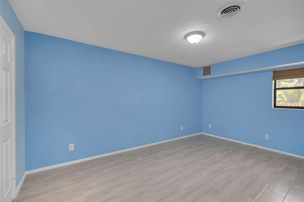 Image 18 of property listing at 3303 FLORIDA BOULEVARD, Bradenton, FL 34207