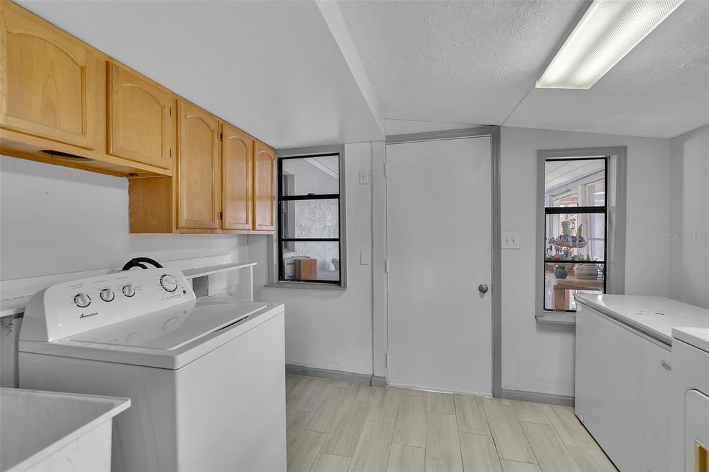 Image 24 of property listing at 3303 FLORIDA BOULEVARD, Bradenton, FL 34207