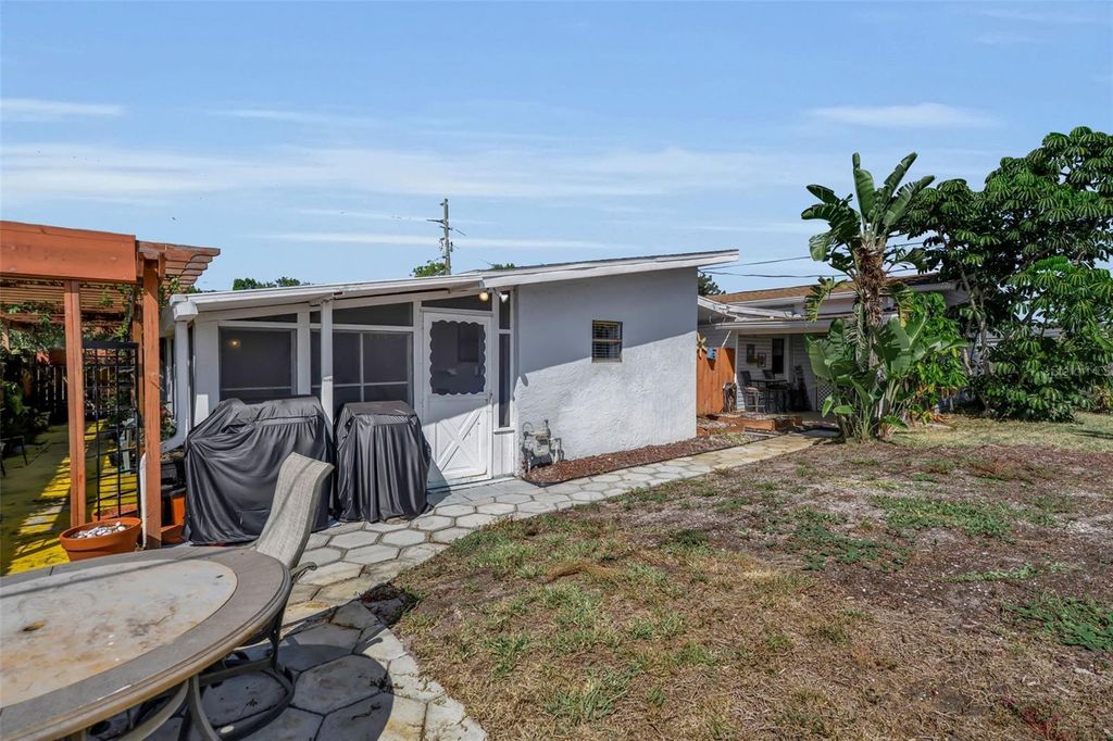 Image 37 of property listing at 3303 FLORIDA BOULEVARD, Bradenton, FL 34207