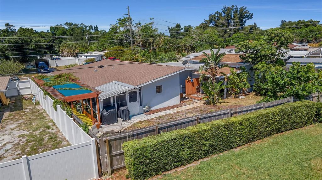 Image 42 of property listing at 3303 FLORIDA BOULEVARD, Bradenton, FL 34207