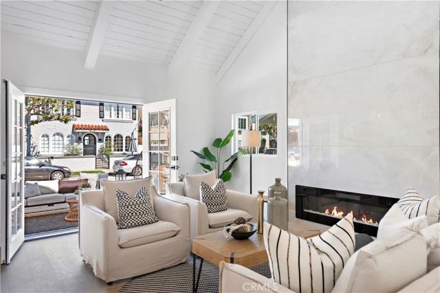 2137 Miramar, Newport Beach, CA 92661