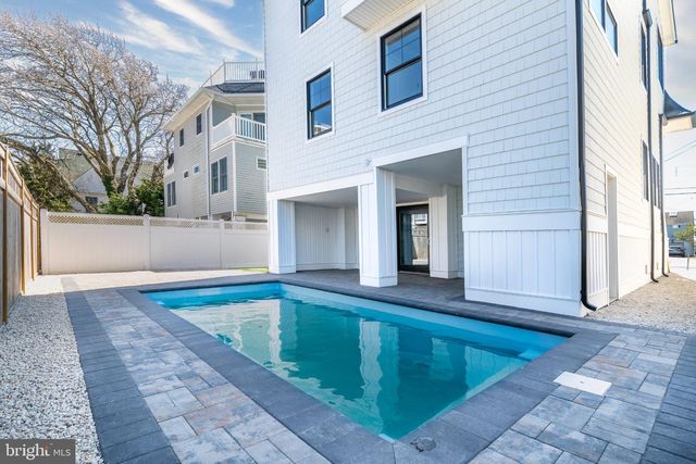 7 W 29TH ST, Long Beach, NJ 08008