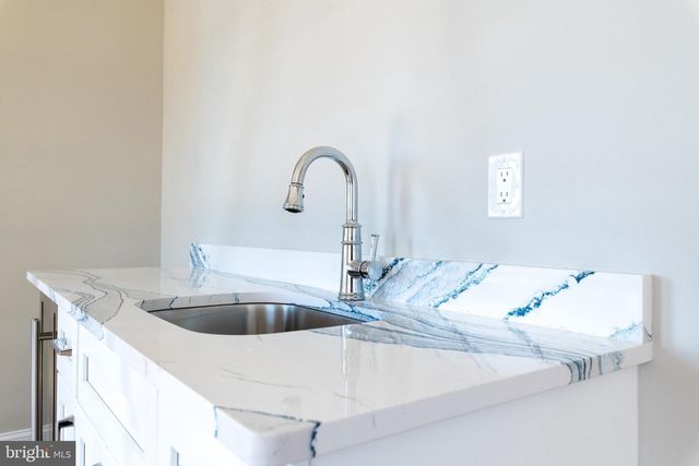 7 W 29TH ST, Long Beach, NJ 08008