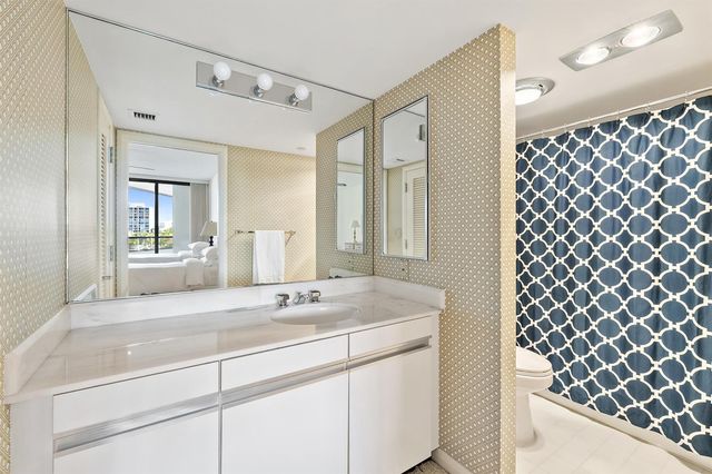 100 Lakeshore Drive 354, North Palm Beach, FL 33408