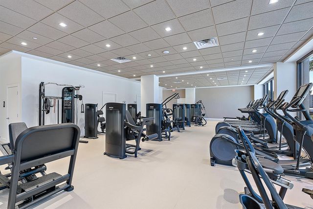 100 Lakeshore Drive 354, North Palm Beach, FL 33408