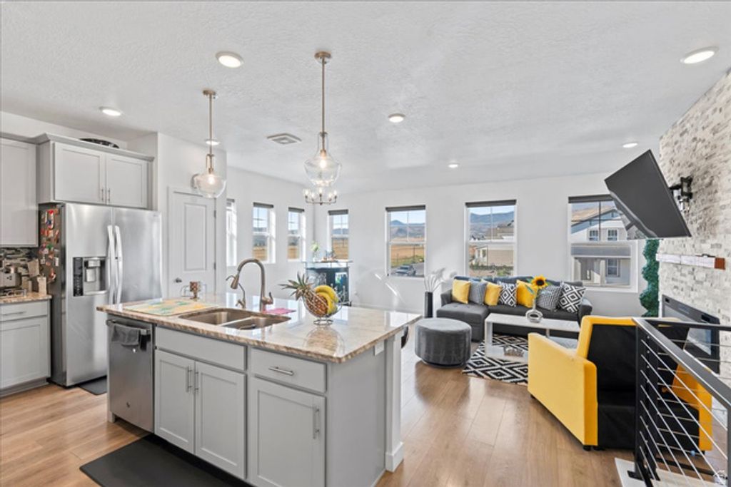 11587 S PROSPERITY RD, South Jordan, UT 84009 — photo 3