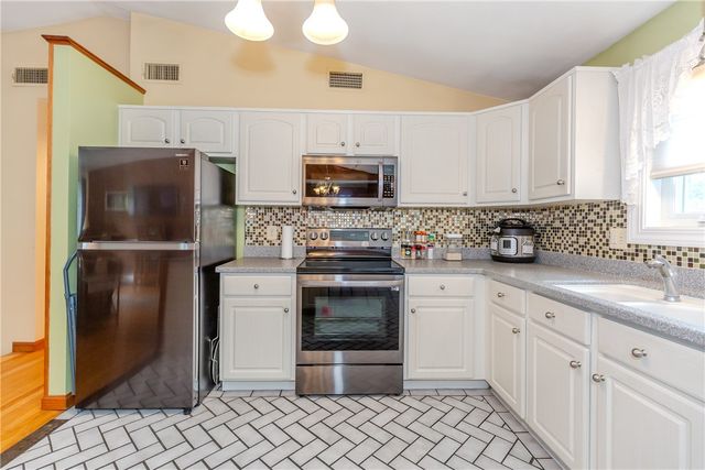 54 Colvintown Road, Coventry, RI 02816