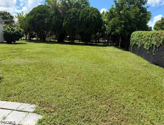 1104 E Jasmine RD, Lehigh Acres, FL 33936