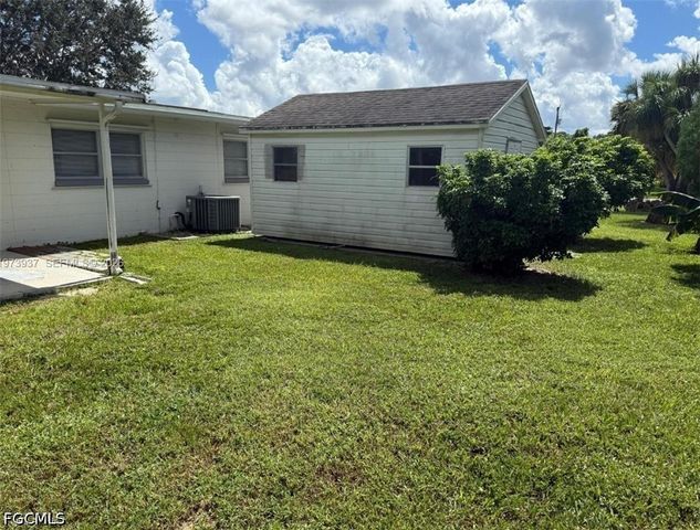 1104 E Jasmine RD, Lehigh Acres, FL 33936