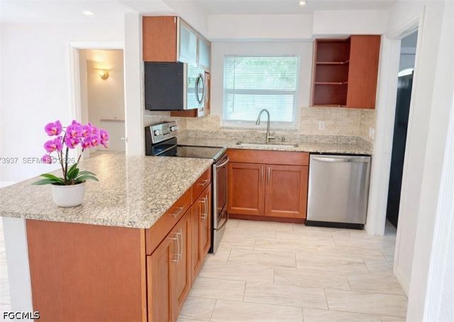 1104 E Jasmine RD, Lehigh Acres, FL 33936