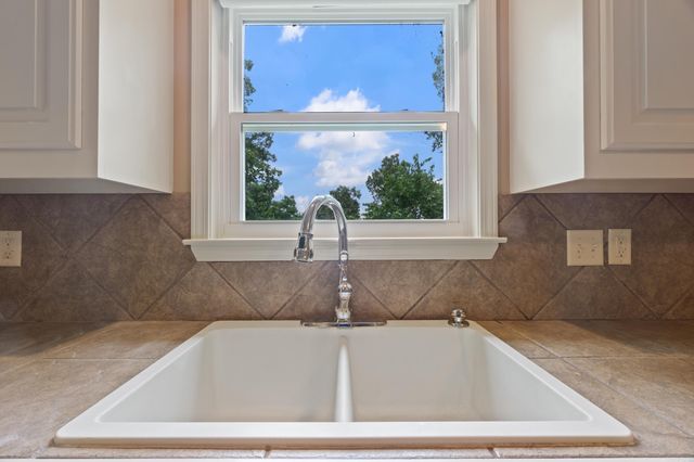 20 Canterberry Point Drive, Conway, AR 72032