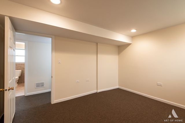 3301 N Kilbourn Avenue G, Chicago, IL 60641