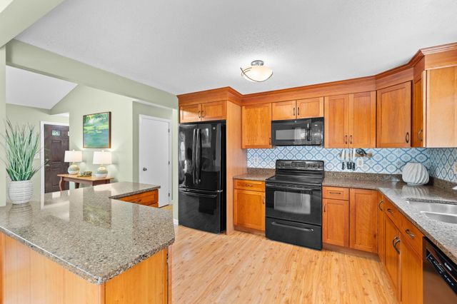 19 Ivest Circle, Falmouth, MA 02536