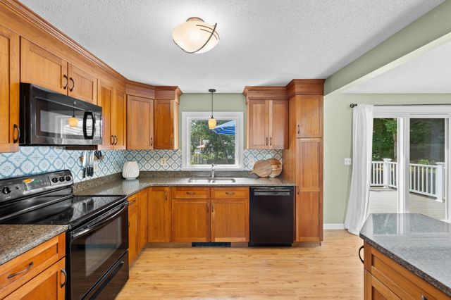 19 Ivest Circle, Falmouth, MA 02536