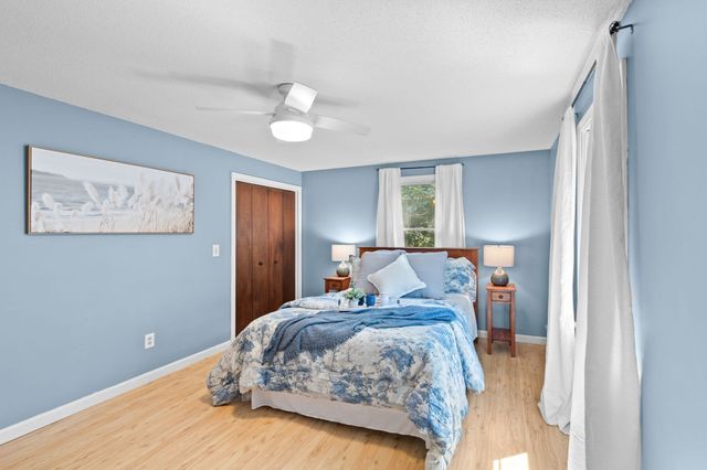 19 Ivest Circle, Falmouth, MA 02536