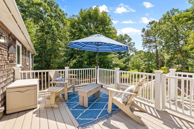 19 Ivest Circle, Falmouth, MA 02536