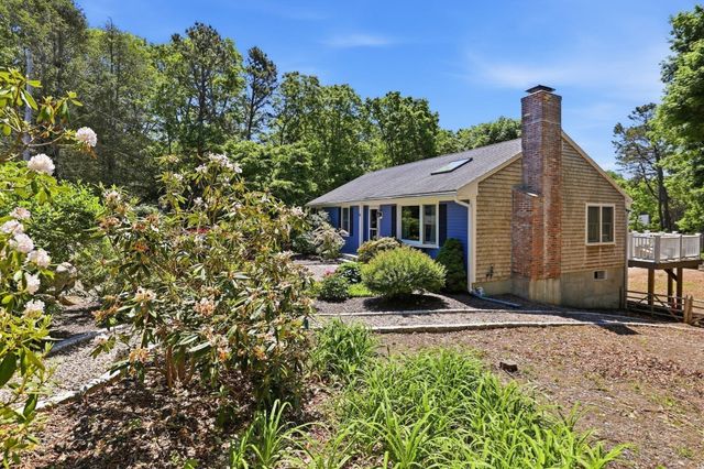 19 Ivest Circle, Falmouth, MA 02536