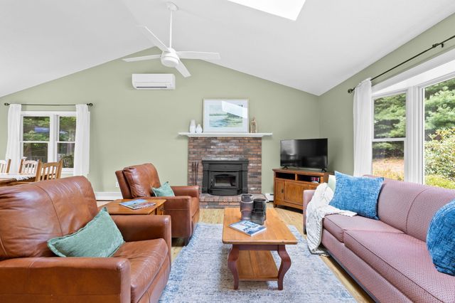 19 Ivest Circle, Falmouth, MA 02536
