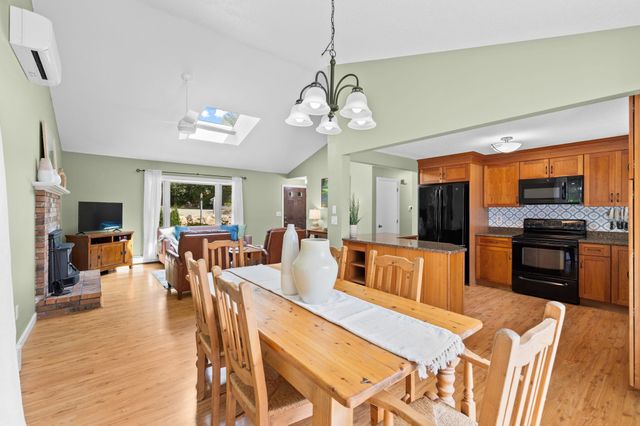 19 Ivest Circle, Falmouth, MA 02536