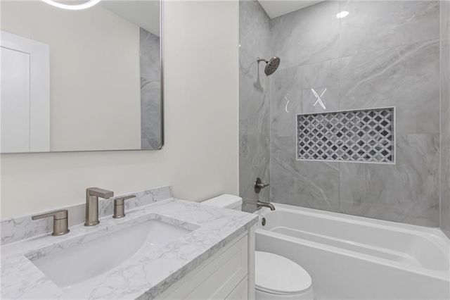 4052 Hillcrest W Lane, Mobile, AL 36693