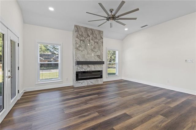 4052 Hillcrest W Lane, Mobile, AL 36693