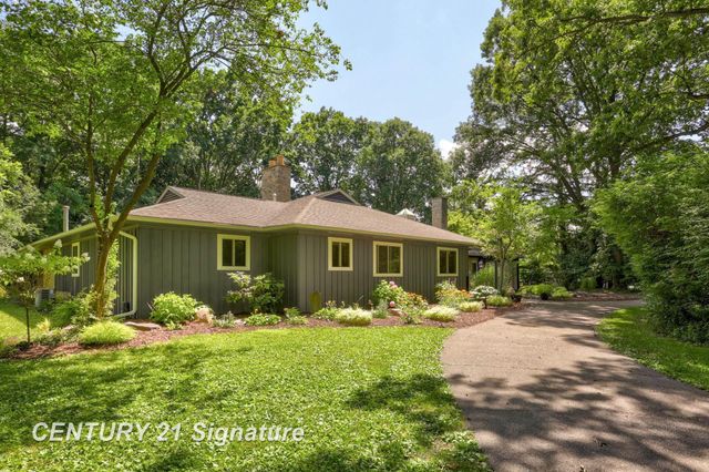 1 N Center Woods Drive, Saginaw Twp, MI 48638