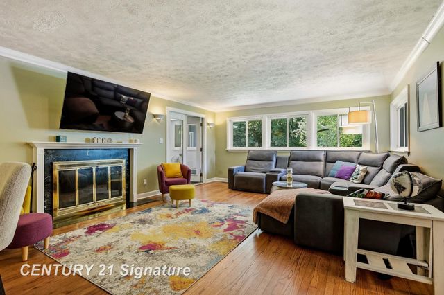 1 N Center Woods Drive, Saginaw Twp, MI 48638