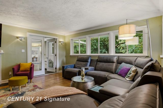 1 N Center Woods Drive, Saginaw Twp, MI 48638