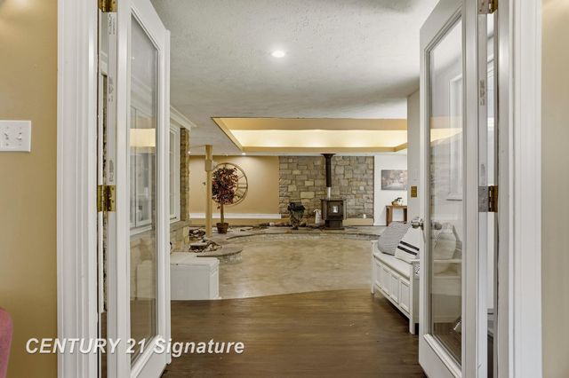1 N Center Woods Drive, Saginaw Twp, MI 48638