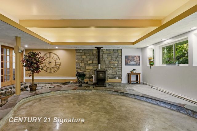 1 N Center Woods Drive, Saginaw Twp, MI 48638