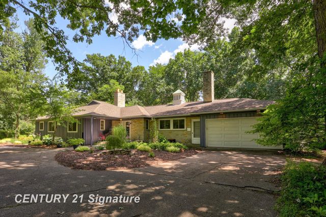 1 N Center Woods Drive, Saginaw Twp, MI 48638