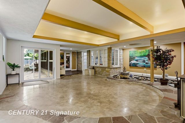 1 N Center Woods Drive, Saginaw Twp, MI 48638