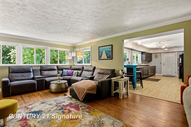 1 N Center Woods Drive, Saginaw Twp, MI 48638