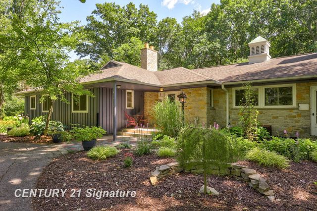 1 N Center Woods Drive, Saginaw Twp, MI 48638