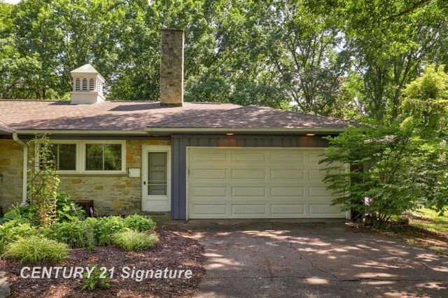1 N Center Woods Drive, Saginaw Twp, MI 48638