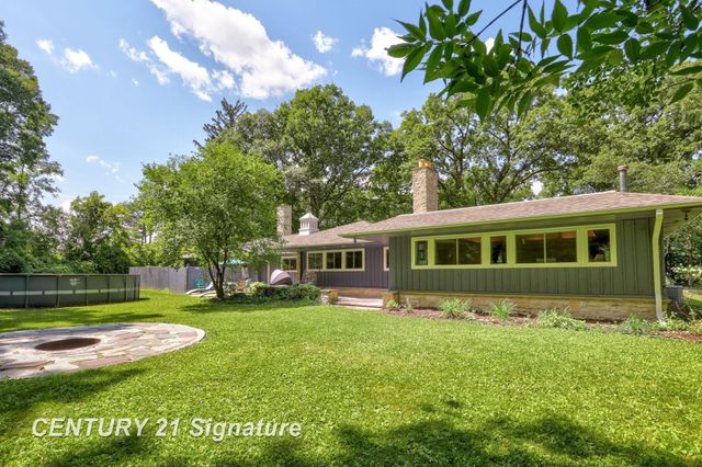 1 N Center Woods Drive, Saginaw Twp, MI 48638