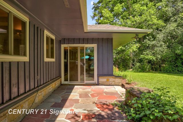 1 N Center Woods Drive, Saginaw Twp, MI 48638