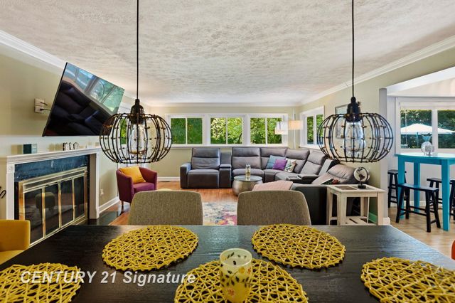 1 N Center Woods Drive, Saginaw Twp, MI 48638