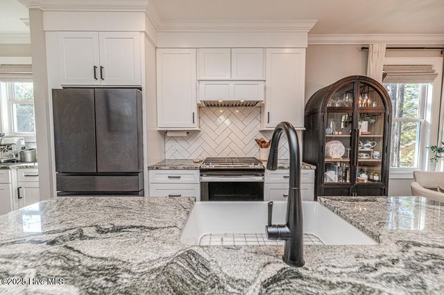 705 N Leak Street, Southern Pines, NC 28387