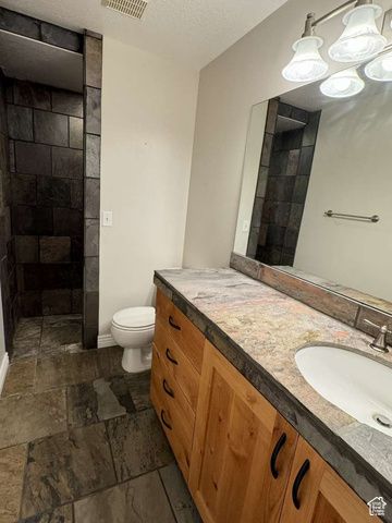 628 EAGLE PASS, North Salt Lake, UT 84054