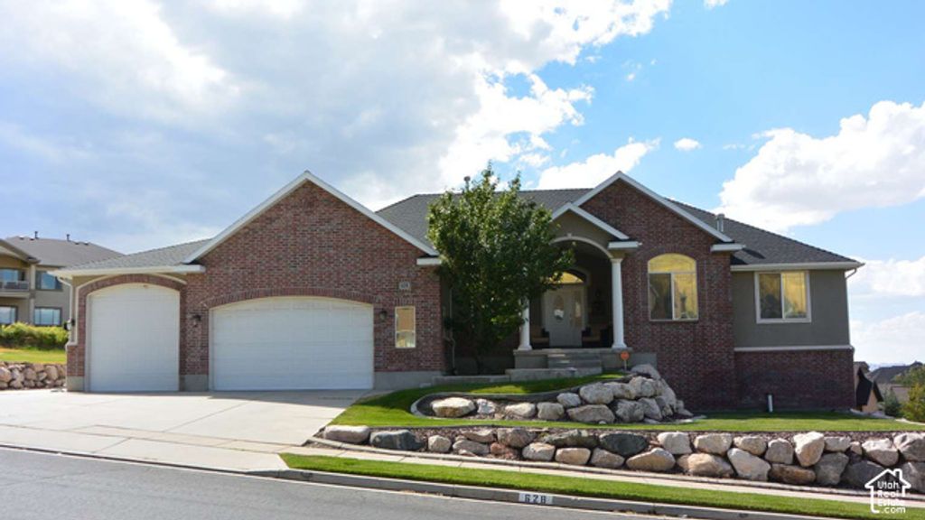628 EAGLE PASS, North Salt Lake, UT 84054
