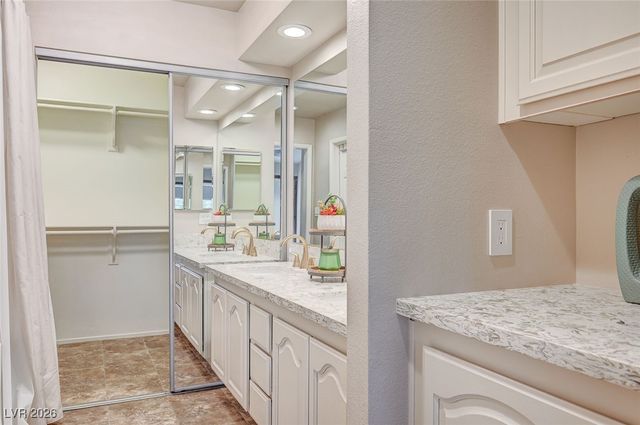 7808 Bluewater Drive, Las Vegas, NV 89128