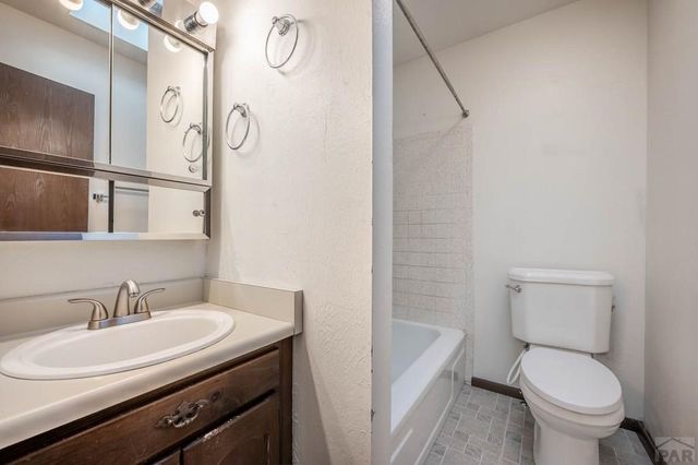1901 Mohawk Rd, Pueblo, CO 81001