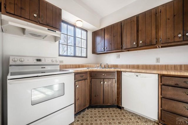 1901 Mohawk Rd, Pueblo, CO 81001