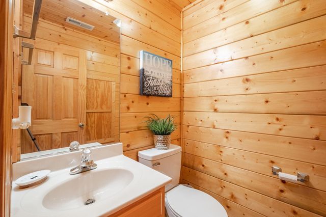 2044 Oakmont Drive, Sevierville, TN 37876