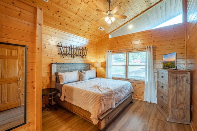 2044 Oakmont Drive, Sevierville, TN 37876
