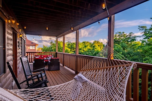 2044 Oakmont Drive, Sevierville, TN 37876